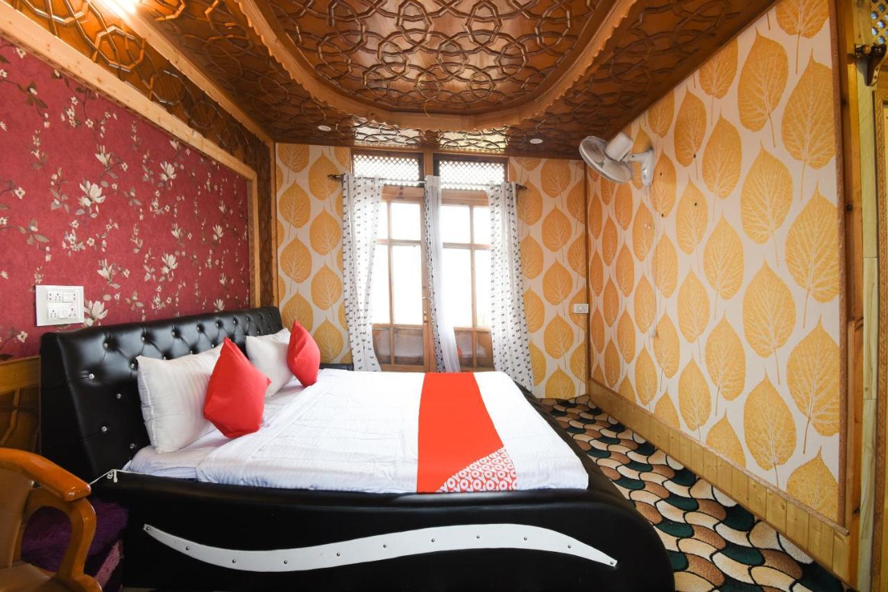 Hotel Oyo 66637 Merlin Group Of Houseboats Srīnagar Exteriér fotografie
