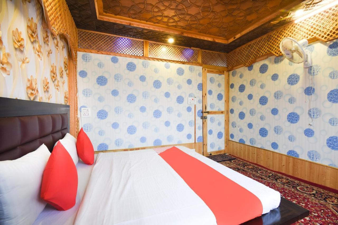 Hotel Oyo 66637 Merlin Group Of Houseboats Srīnagar Exteriér fotografie