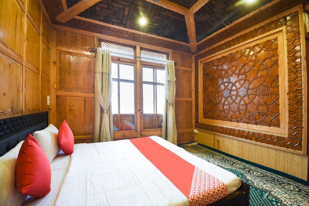 Hotel Oyo 66637 Merlin Group Of Houseboats Srīnagar Exteriér fotografie