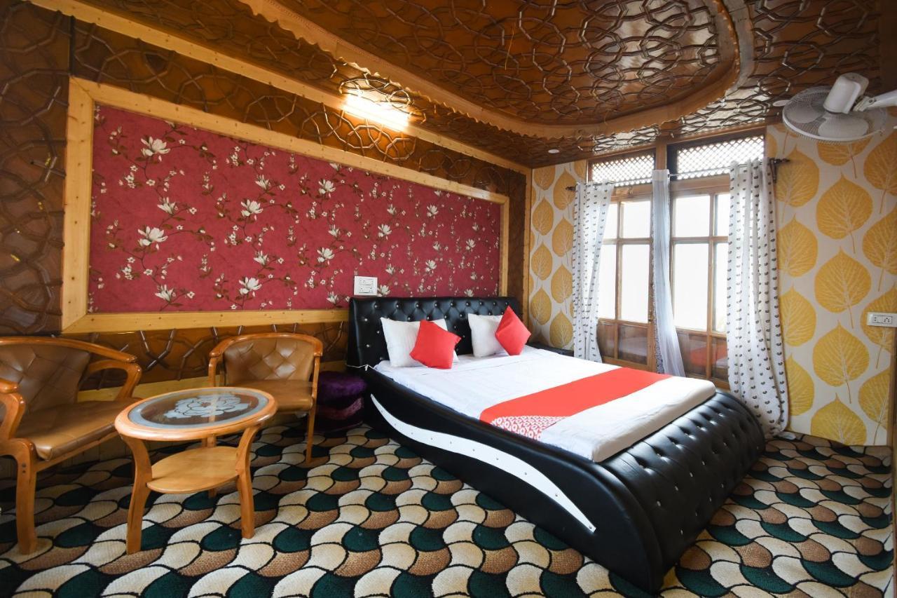 Hotel Oyo 66637 Merlin Group Of Houseboats Srīnagar Exteriér fotografie